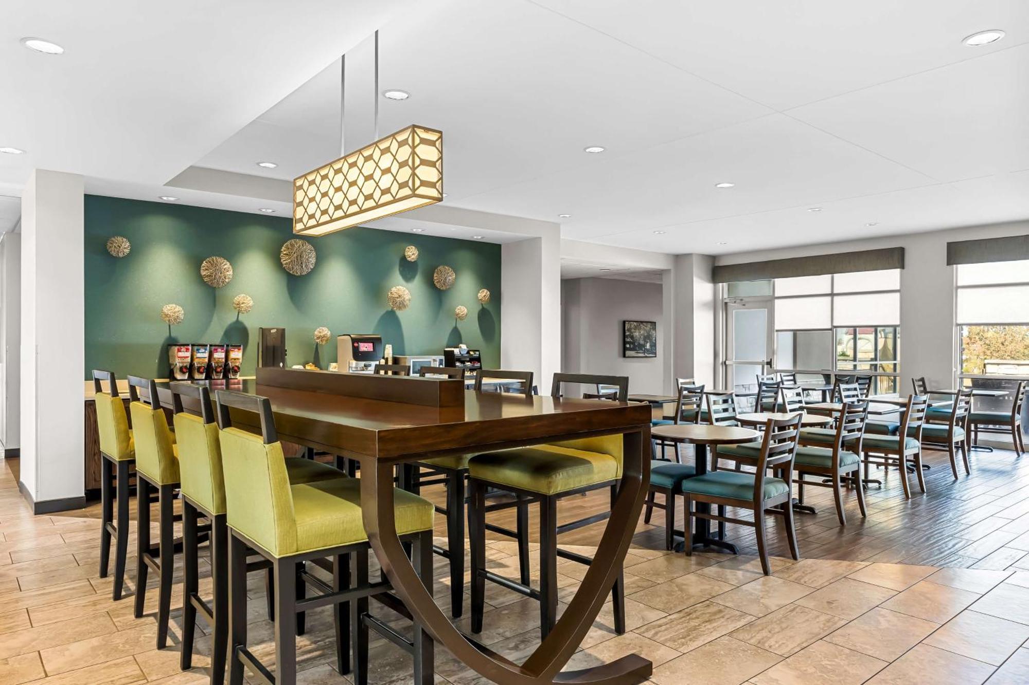 Best Western Plus Bolivar Hotel & Suites Екстер'єр фото