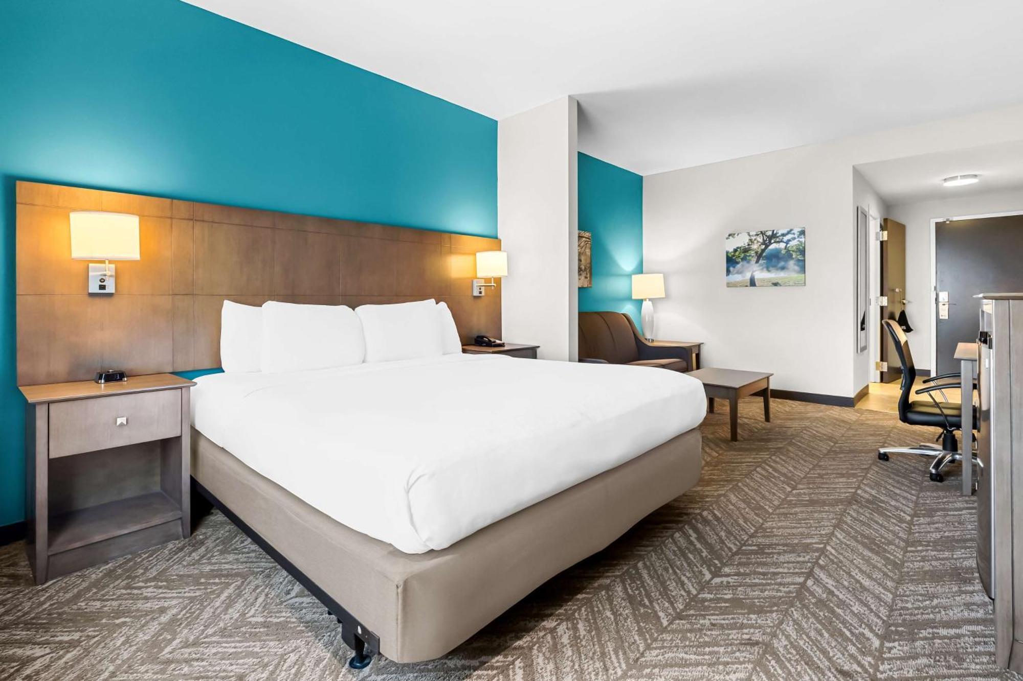 Best Western Plus Bolivar Hotel & Suites Екстер'єр фото