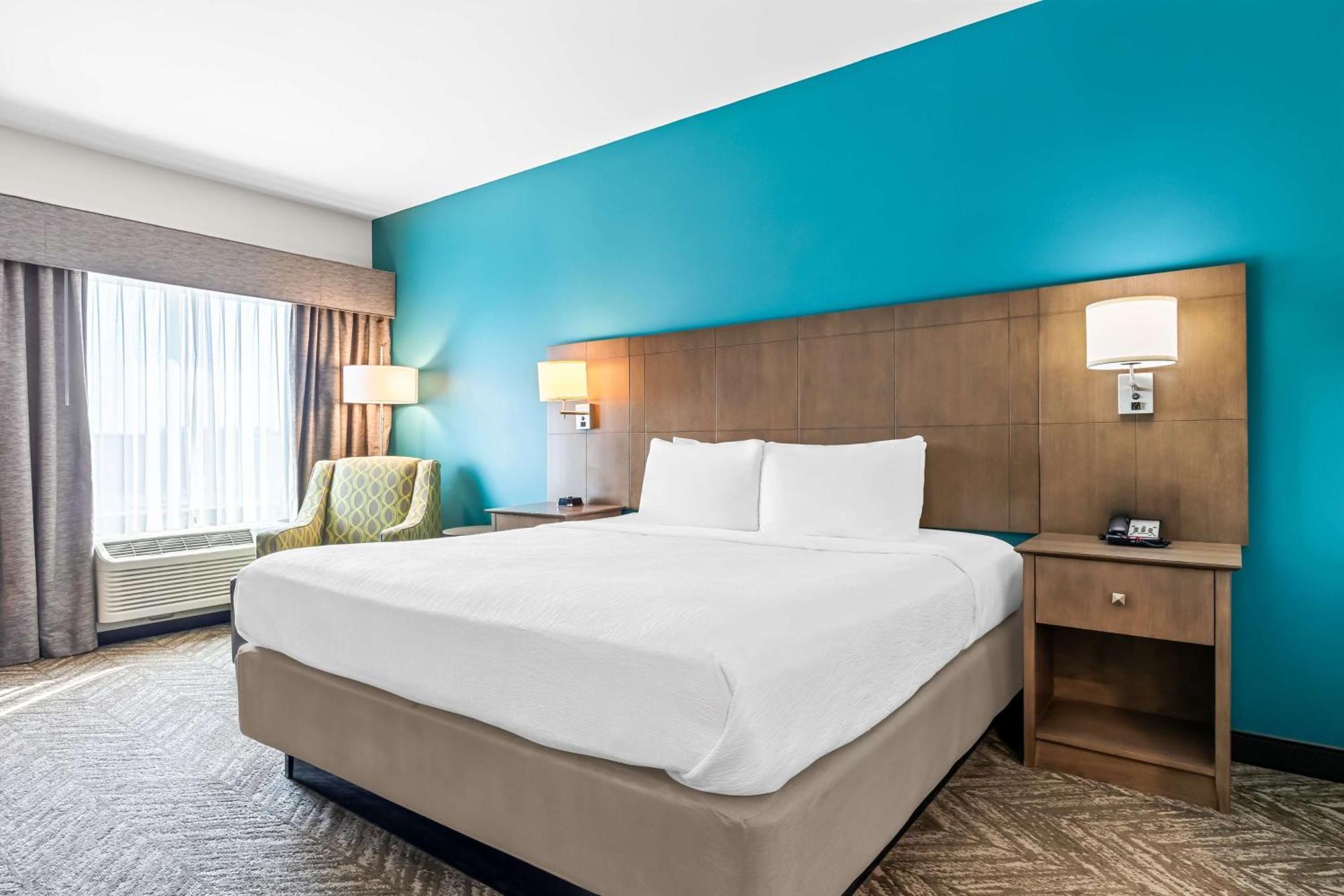 Best Western Plus Bolivar Hotel & Suites Екстер'єр фото