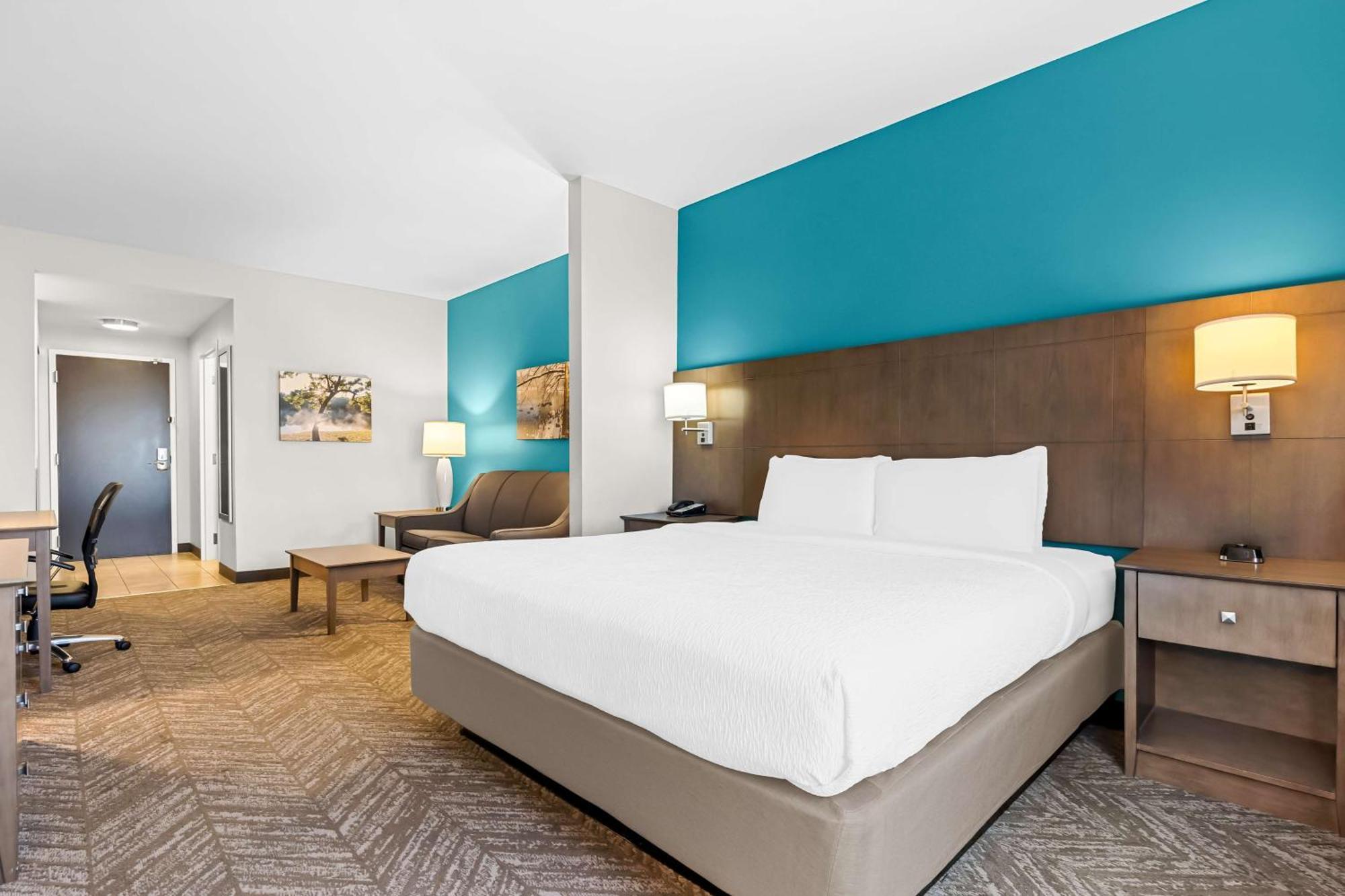 Best Western Plus Bolivar Hotel & Suites Екстер'єр фото