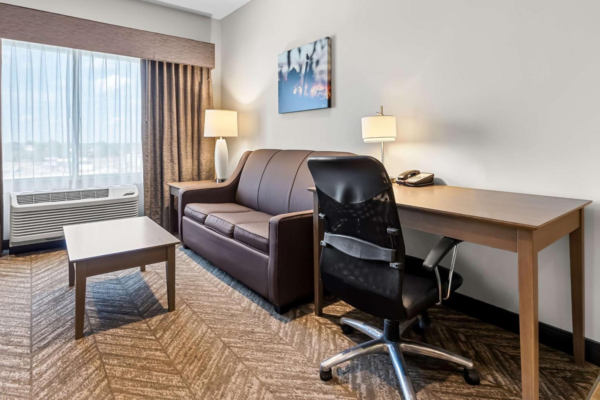 Best Western Plus Bolivar Hotel & Suites Екстер'єр фото